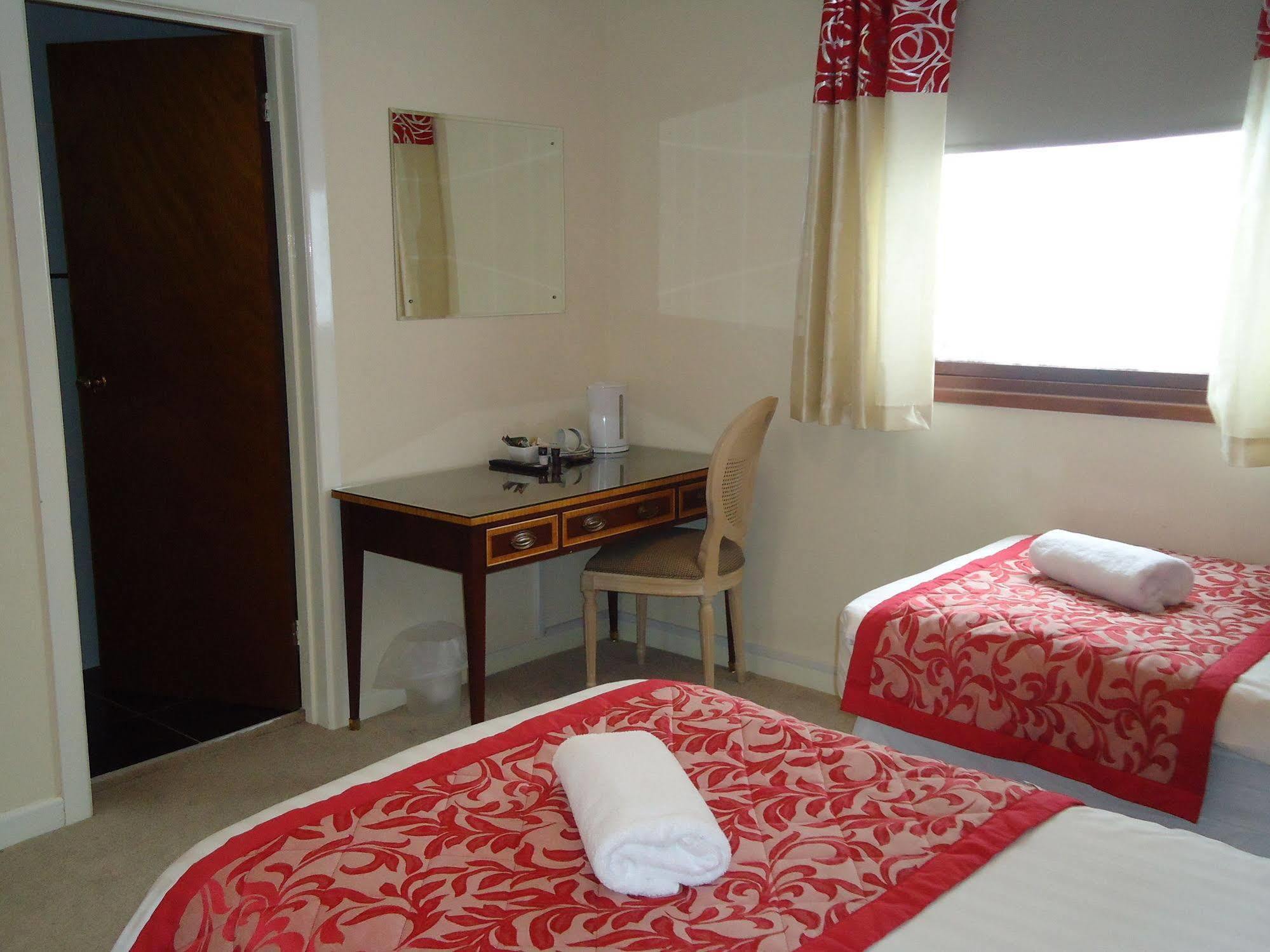 Cecil Court Hotel Bornemouth Extérieur photo